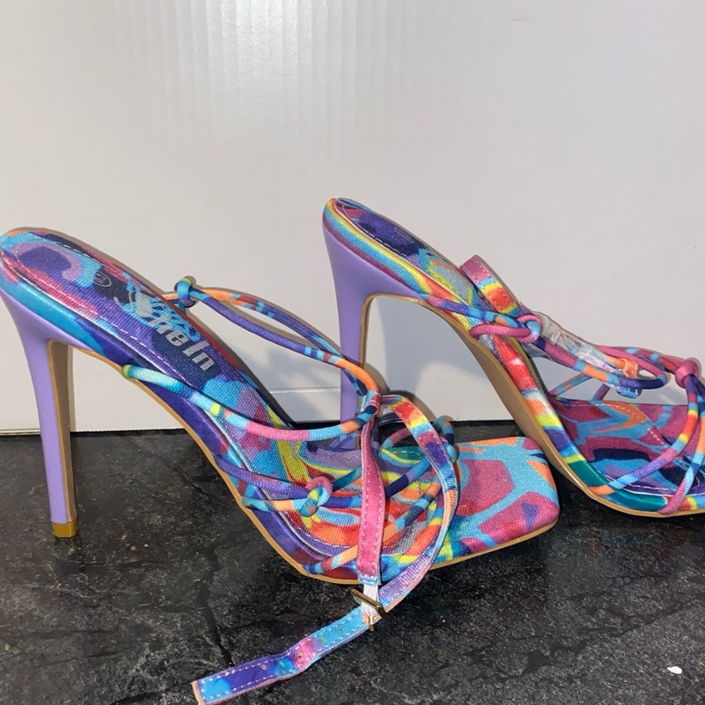 Women 8.5 Colorful High Heels - Picture 5 of 6